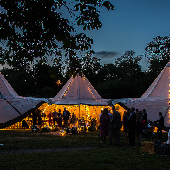 Foto 3 Eventtipis (nebeneinander)